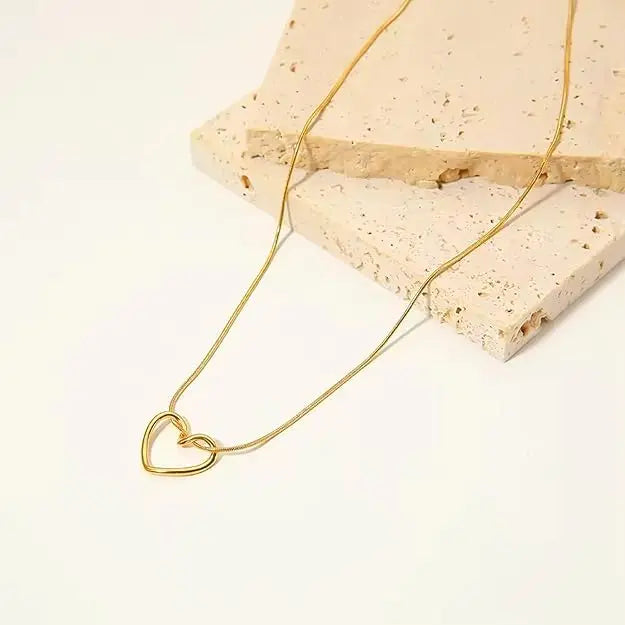 Aurelva Stainless Steel Gold Heart Pendant Necklace for Women with Chain | Anti Tarnish Jewellery Neck Chain for Girls Loocket | Aesthetic Necklace for Girls, Valentine's Gift for Girlfriend Aurelva