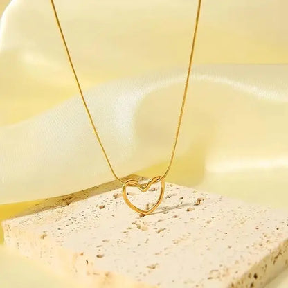 Aurelva Stainless Steel Gold Heart Pendant Necklace for Women with Chain | Anti Tarnish Jewellery Neck Chain for Girls Loocket | Aesthetic Necklace for Girls, Valentine's Gift for Girlfriend Aurelva