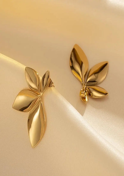 Aurelva Gold Floral Stud Earrings for Women and Girls | Lightweight Designer Earrings | Elegant Trendy Fashion Jewellery Gift Aurelva