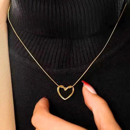 Aurelva Stainless Steel Gold Heart Pendant Necklace for Women with Chain | Anti Tarnish Jewellery Neck Chain for Girls Loocket | Aesthetic Necklace for Girls, Valentine's Gift for Girlfriend Aurelva